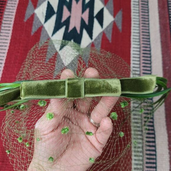 Vintage 1960s Cream Lace Overlay Short Wedding Dress Sz XS Green Birdcage Vail - Picture 12 of 16